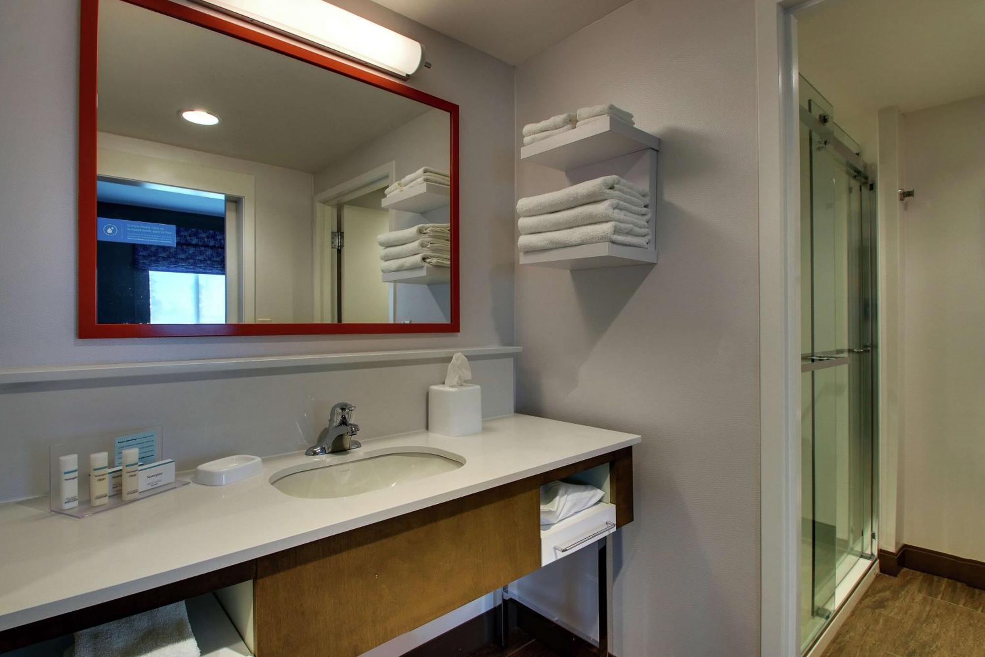 Hampton Inn & Suites By Hilton Southport Exteriör bild