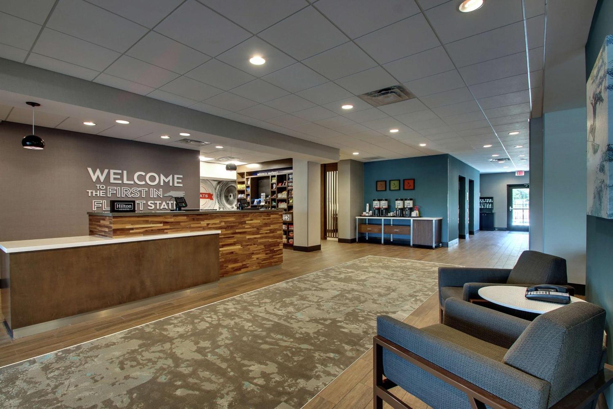 Hampton Inn & Suites By Hilton Southport Exteriör bild